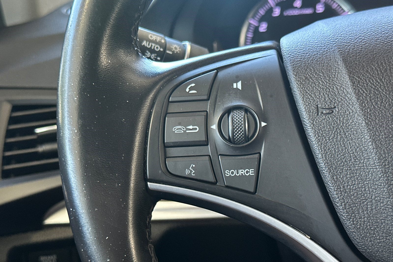 Used 2020 Acura MDX FWD image 29