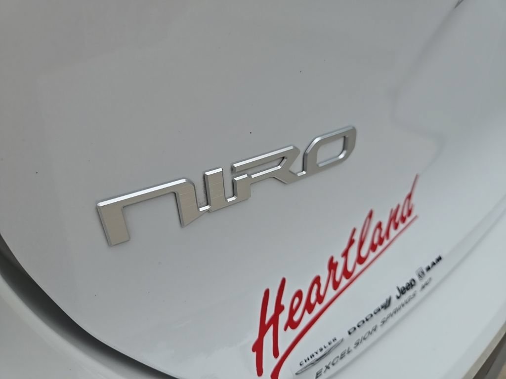 Used 2024 Kia Niro EX FWD image 19