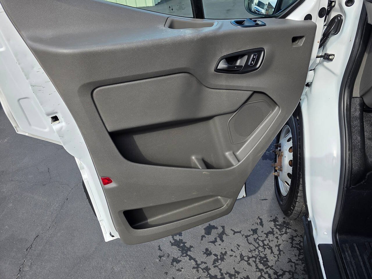 Used 2023 Ford Transit 350 XL RWD image 25