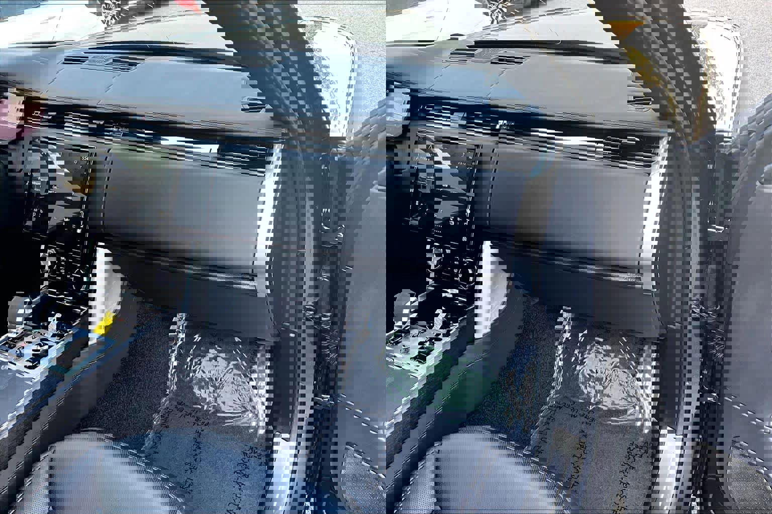 Used 2023 Land Rover Range Rover Long Wheelbase First Edition image 18