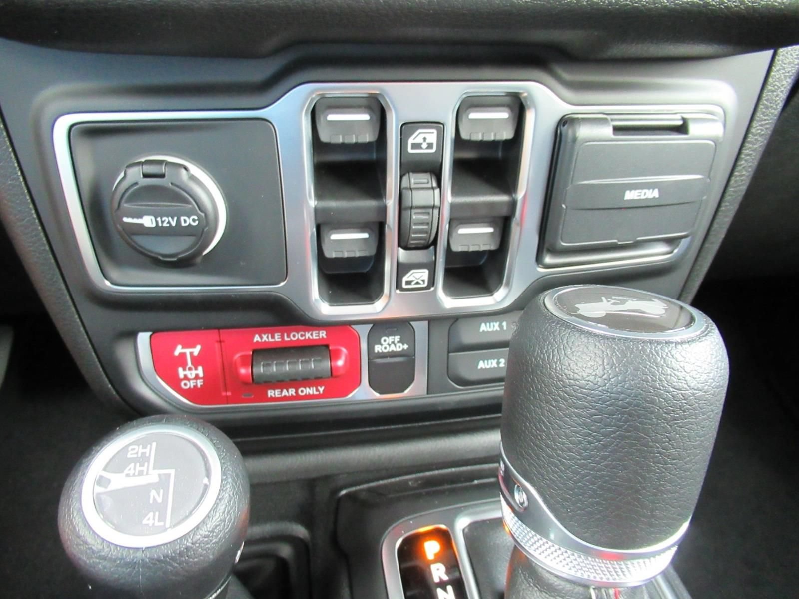 New 2026 Jeep Wrangler Unlimited Sport w/ Dual Top Group AWD/4WD image 22