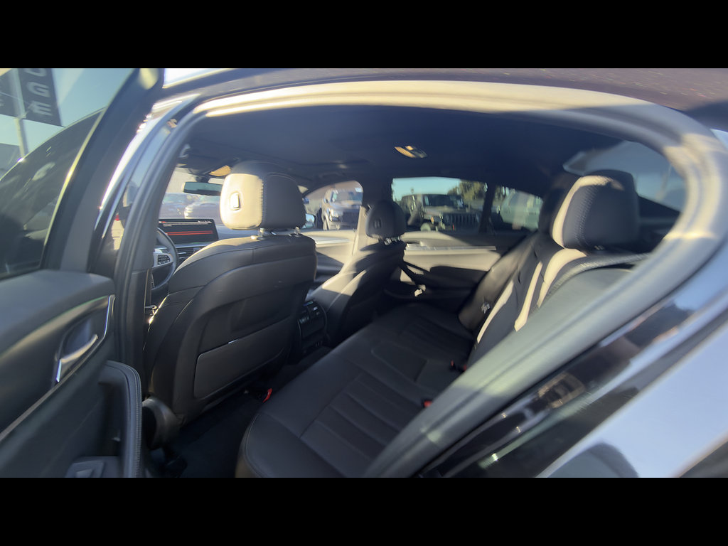 Used 2022 BMW 530i w/ M Sport Package RWD image 7