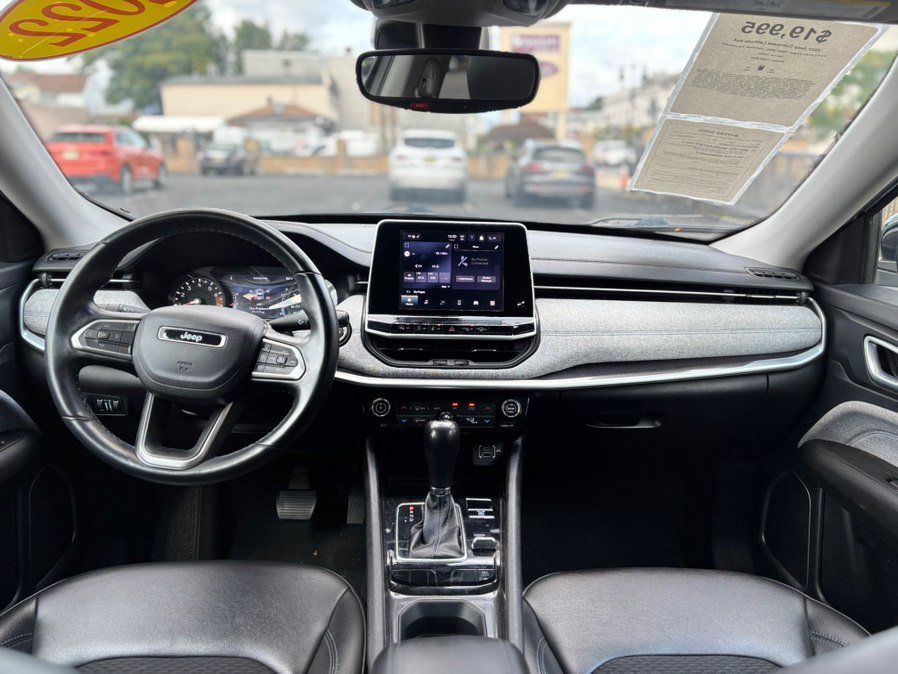 Used 2022 Jeep Compass Latitude w/ Convenience Group AWD/4WD image 19