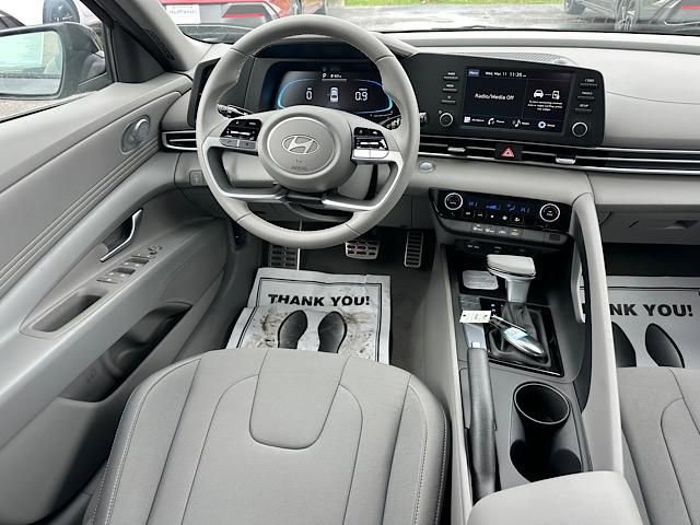 New 2026 Hyundai Elantra Sport FWD image 11