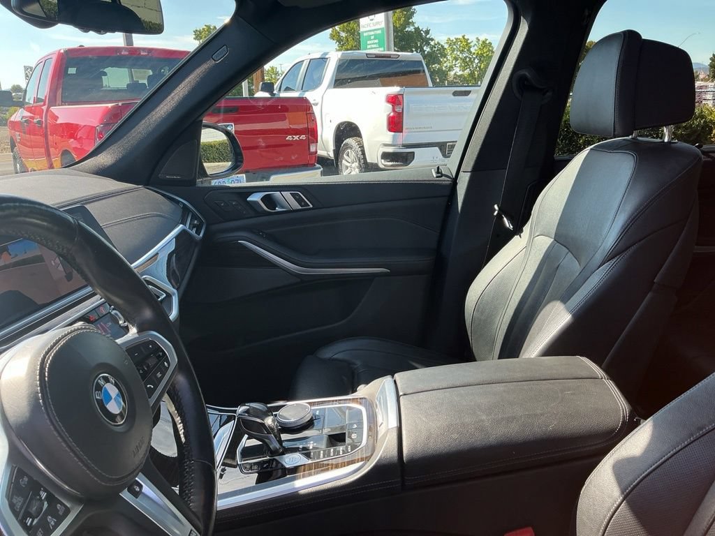 Used 2020 BMW X5 M50i w/ Executive Package AWD/4WD image 11