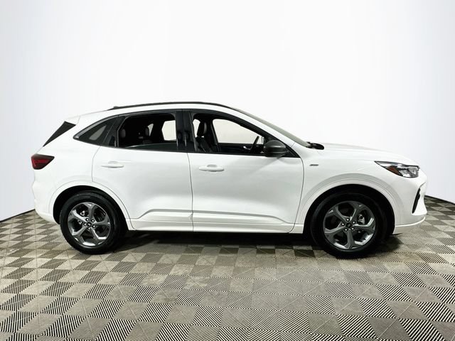 Used 2023 Ford Escape ST-Line w/ Tech Pack #1 FWD image 2