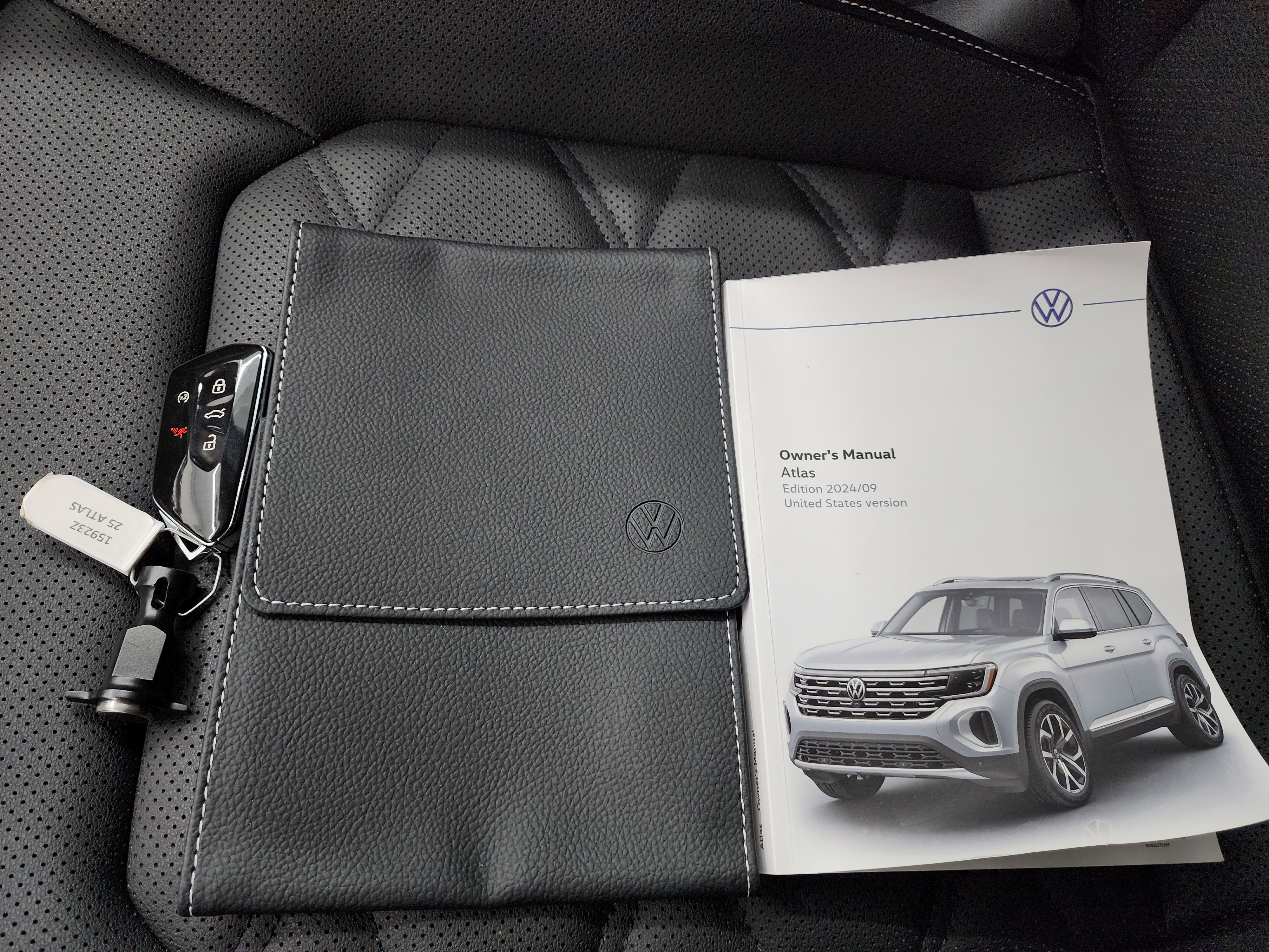 Used 2025 Volkswagen Atlas SE image 48