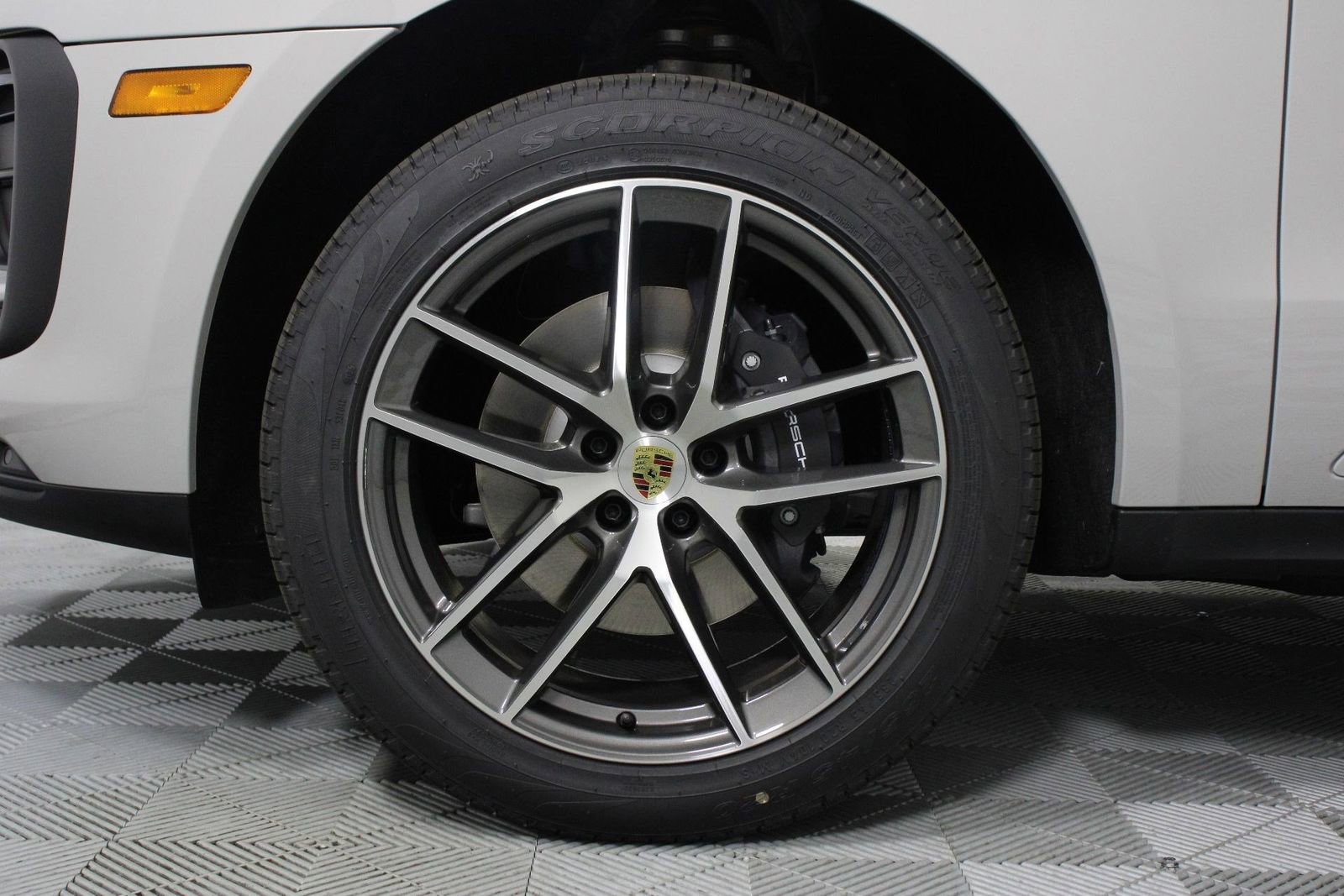 New 2026 Porsche Macan AWD/4WD image 17