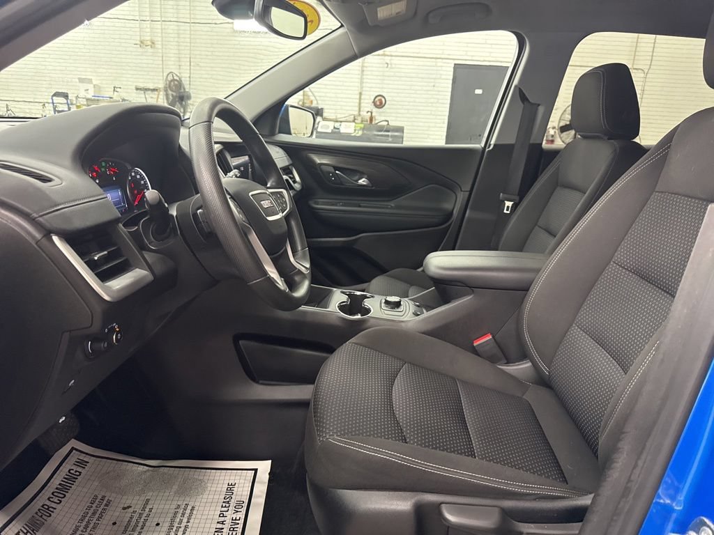 Used 2024 GMC Terrain SLE AWD/4WD image 9