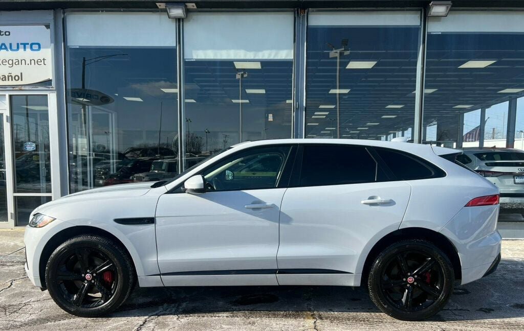 Used 2017 Jaguar F-PACE S AWD/4WD image 2