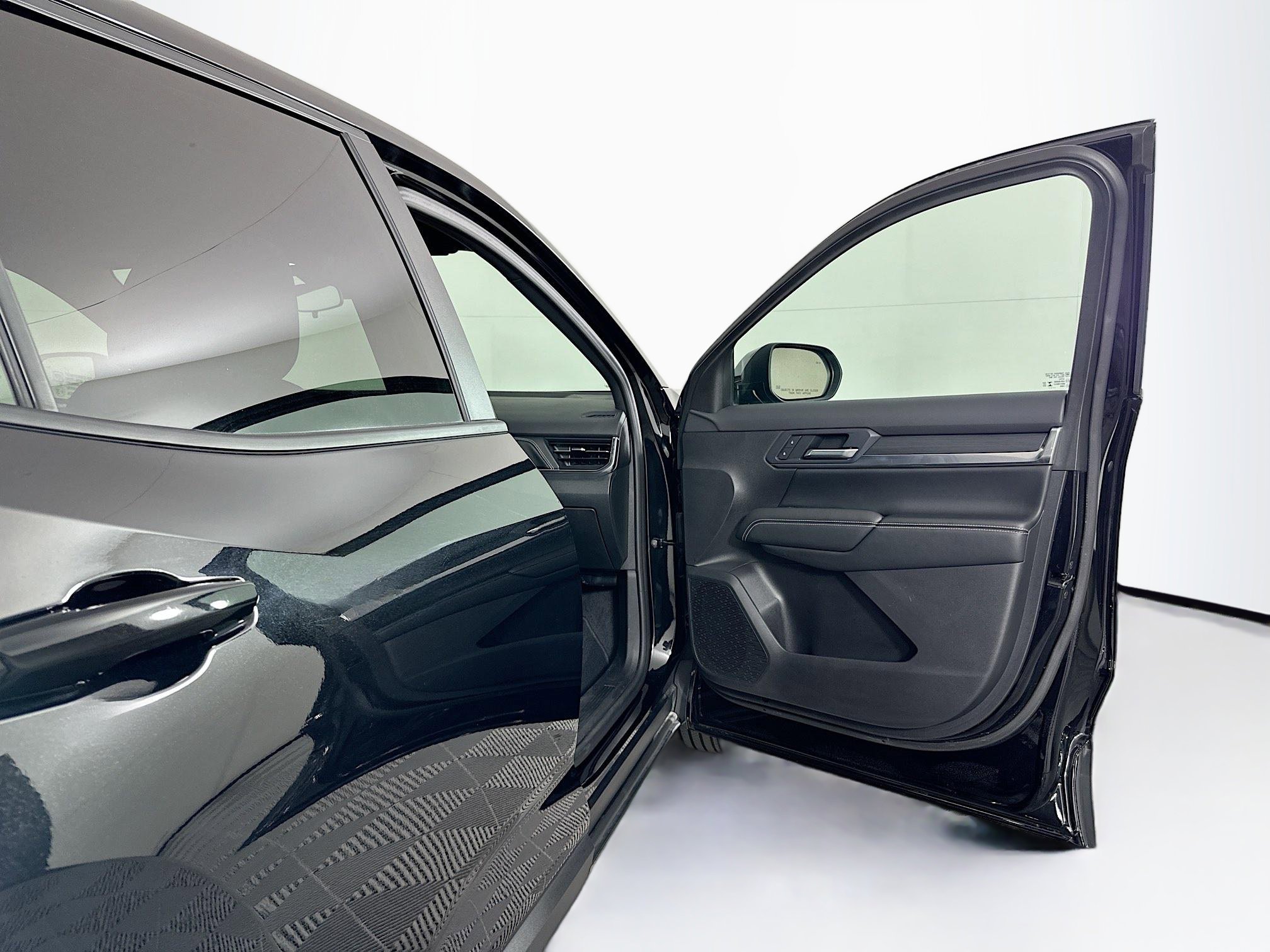 Used 2025 GMC Terrain Elevation AWD/4WD image 31