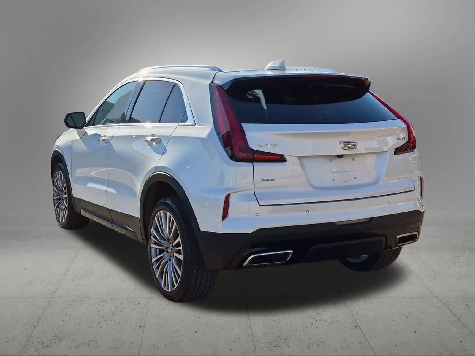 Used 2024 Cadillac XT4 Premium Luxury AWD/4WD image 4