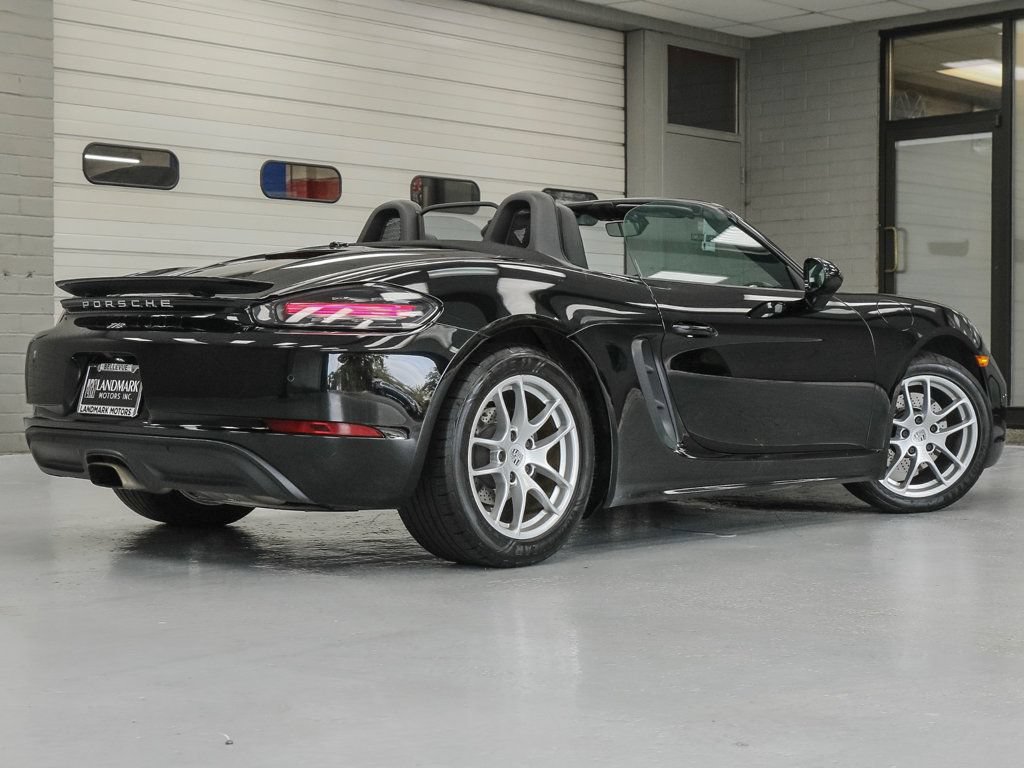 Used 2018 Porsche 718 Boxster RWD image 25