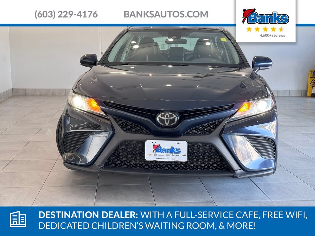 Used 2020 Toyota Camry SE w/ Carpet Mat Package AWD/4WD image 3