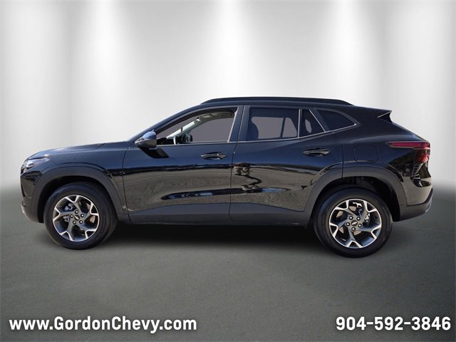 Certified 2025 Chevrolet Trax LT w/ LT Convenience Package image 2