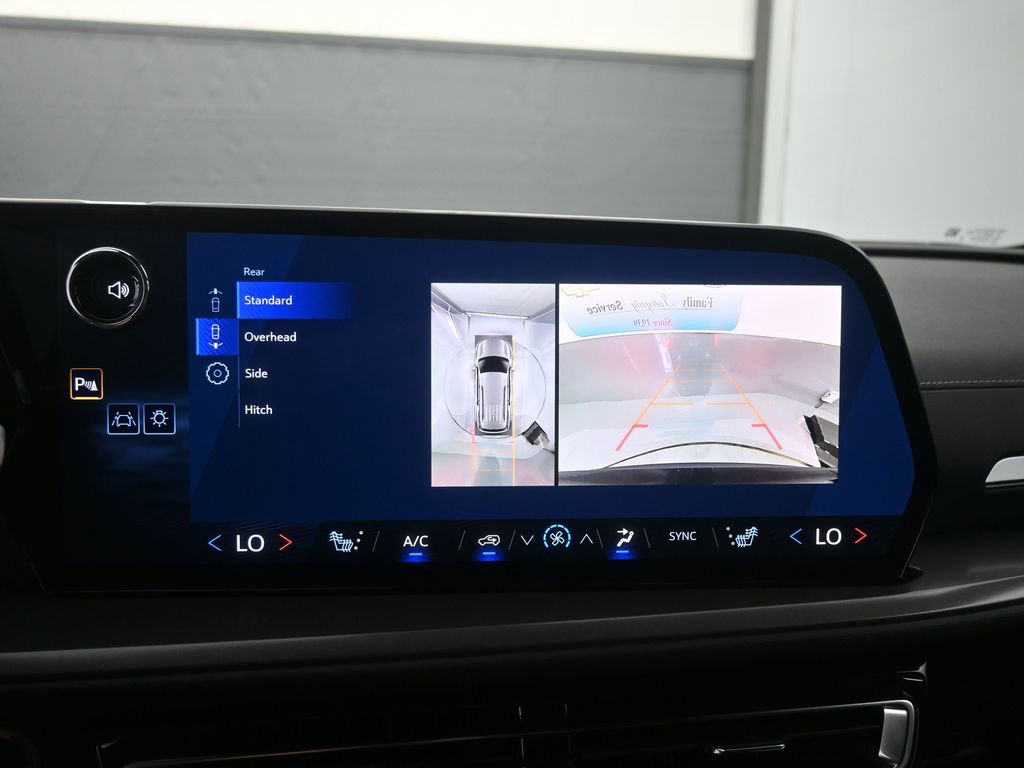 New 2026 Chevrolet Traverse LT w/ Driver Confidence Package image 19