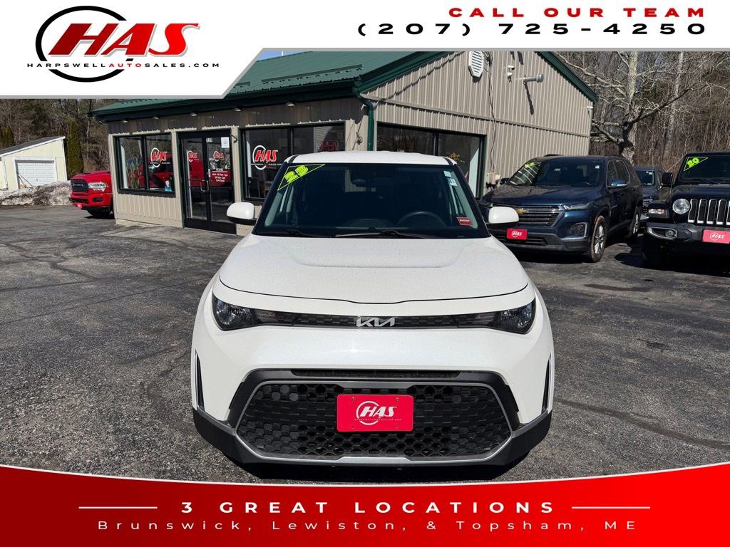 Used 2023 Kia Soul LX w/ Option Group 015 FWD image 9