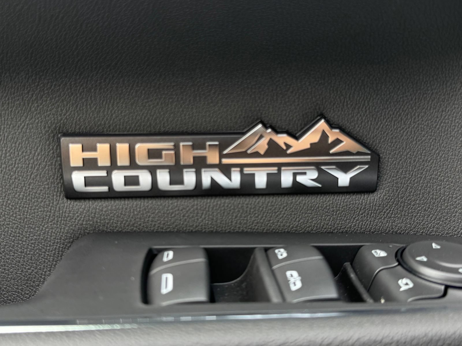 New 2026 Chevrolet Silverado 1500 High Country w/ Midnight Edition AWD/4WD image 13