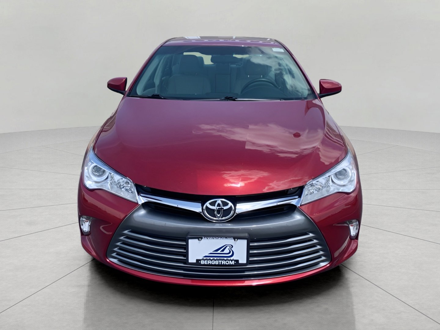 Used 2017 Toyota Camry LE FWD image 3