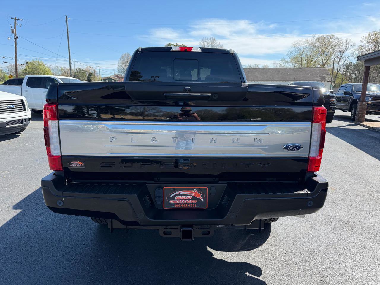 Used 2017 Ford F350 Platinum w/ Platinum Ultimate Package AWD/4WD image 3