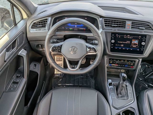 Certified 2024 Volkswagen Tiguan SE R-Line FWD image 16