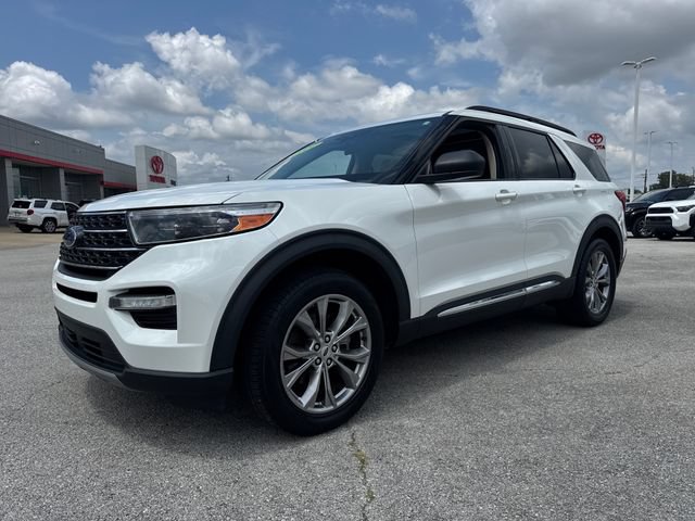 Used 2022 Ford Explorer XLT w/ Equipment Group 202A RWD image 2