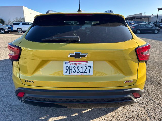 Used 2024 Chevrolet Trax RS w/ Sunroof Package FWD image 6