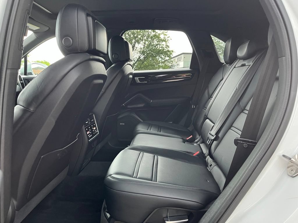 Used 2020 Porsche Cayenne AWD/4WD image 22