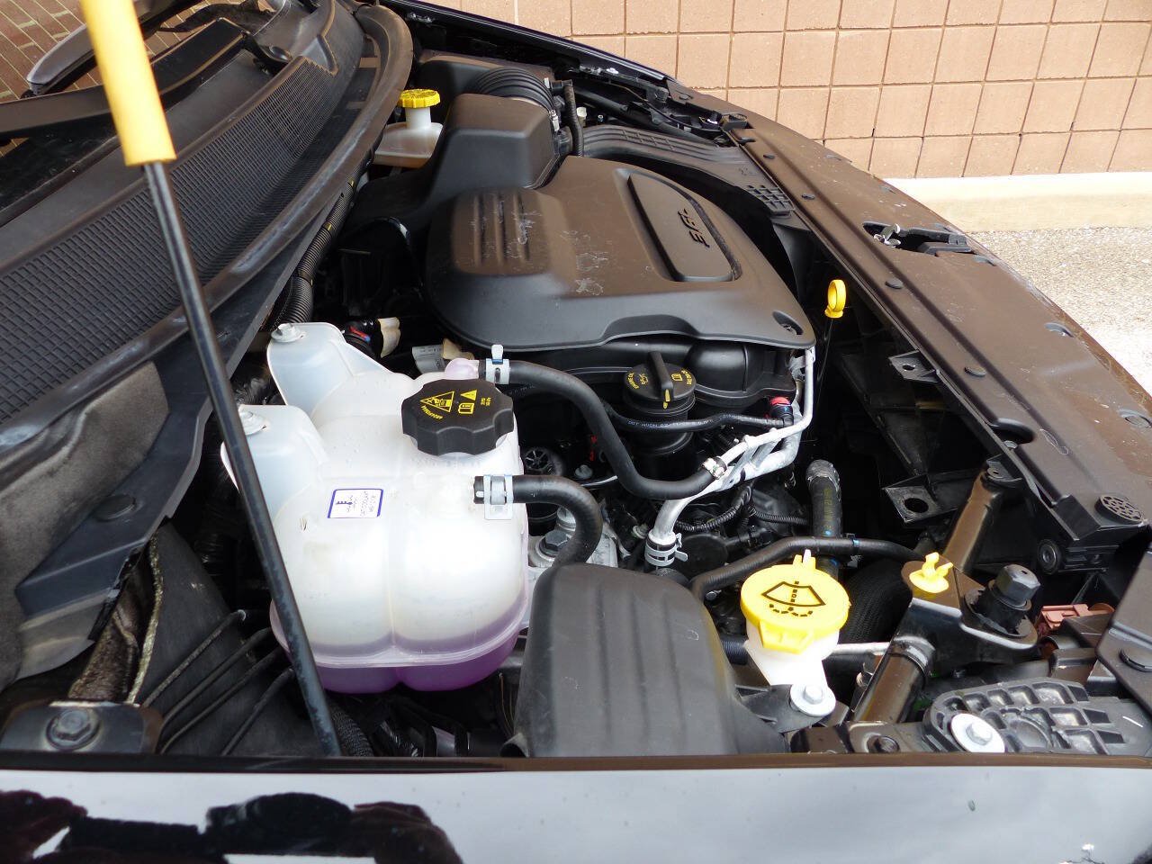 Used 2025 Chrysler Pacifica Select FWD image 17