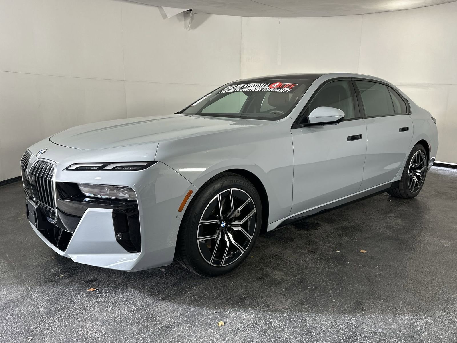 Used 2025 BMW 740i xDrive AWD/4WD image 4