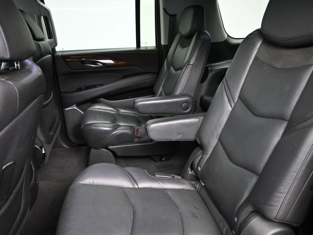 Used 2020 Cadillac Escalade ESV Luxury image 16