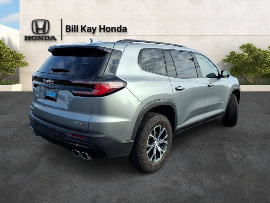 Used 2026 GMC Acadia AT4 w/ Luxury Package AWD/4WD image 3