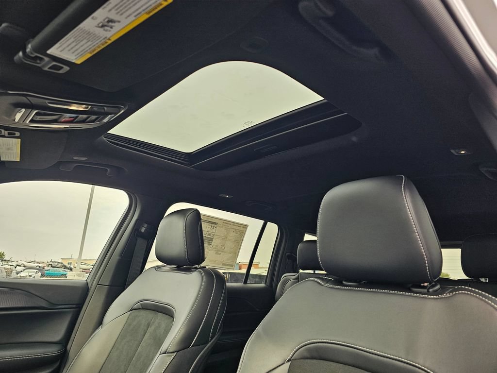 New 2025 Jeep Grand Cherokee L Altitude AWD/4WD image 27
