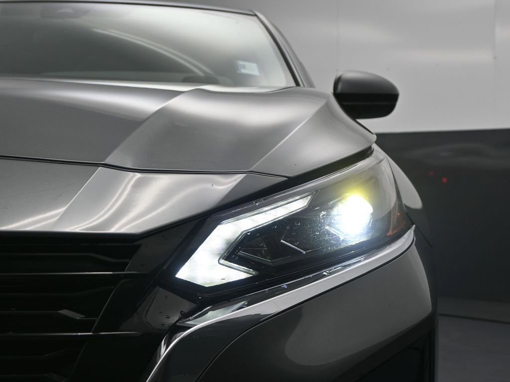 Used 2025 Nissan Altima 2.5 S image 11