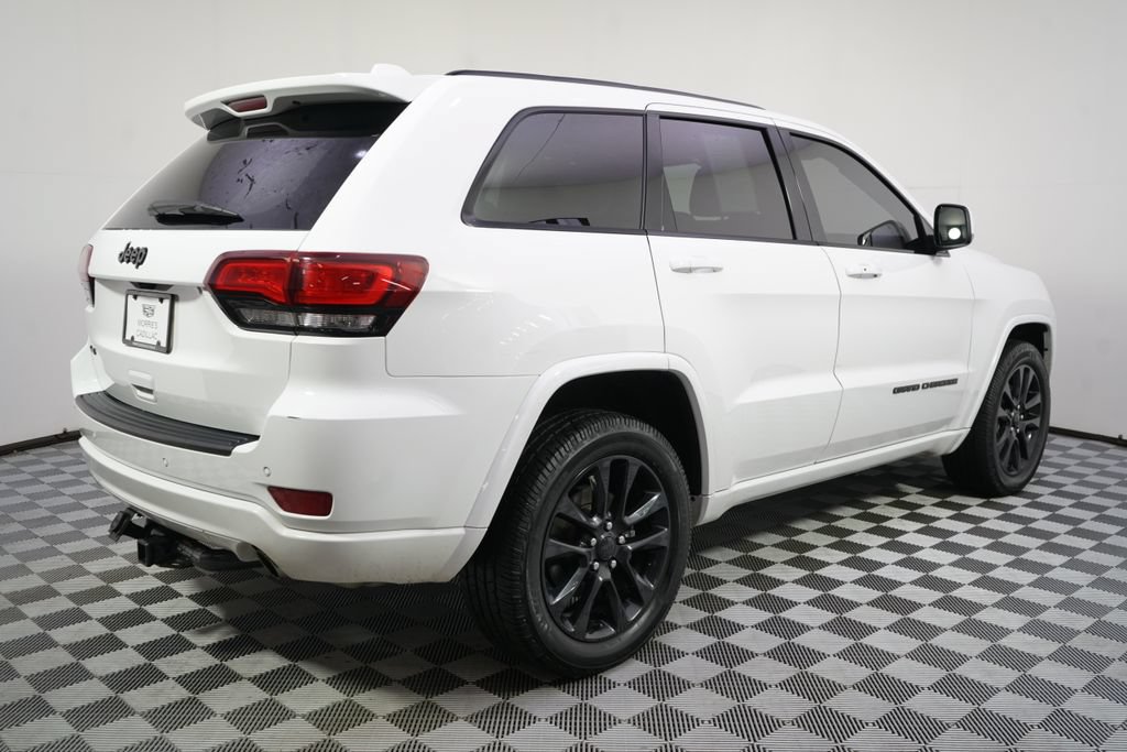 Used 2021 Jeep Grand Cherokee Laredo X AWD/4WD image 7