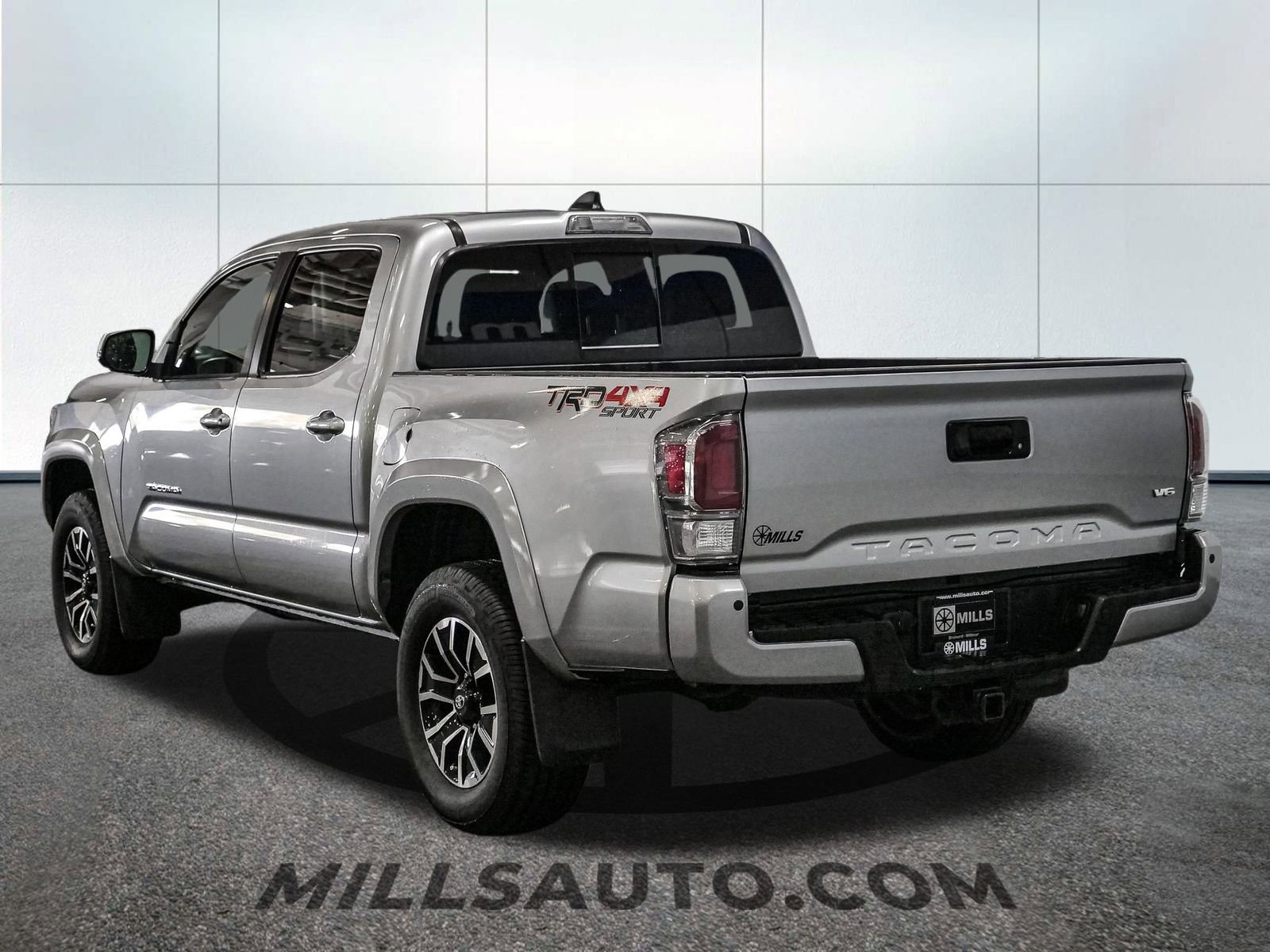 Used 2023 Toyota Tacoma TRD Sport image 5