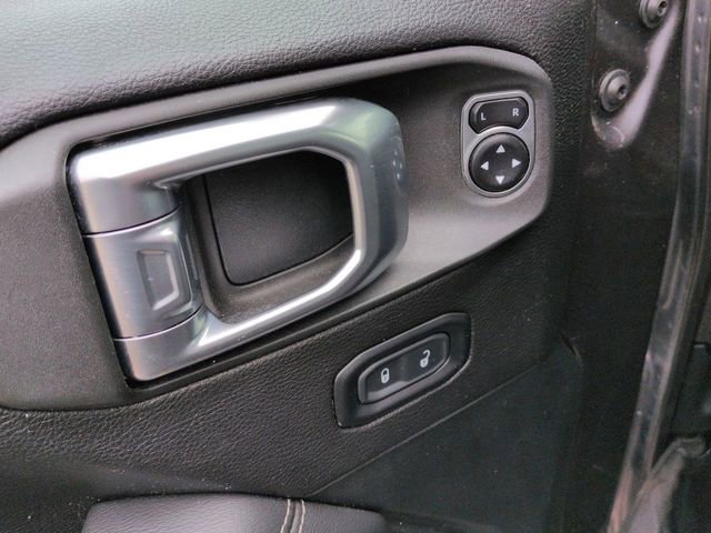 Used 2019 Jeep Wrangler Unlimited Sahara image 13