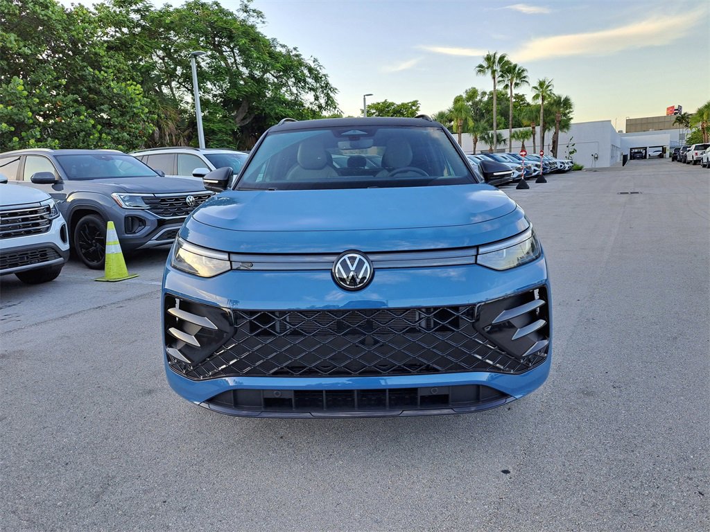 New 2026 Volkswagen Tiguan SE R-Line image 2