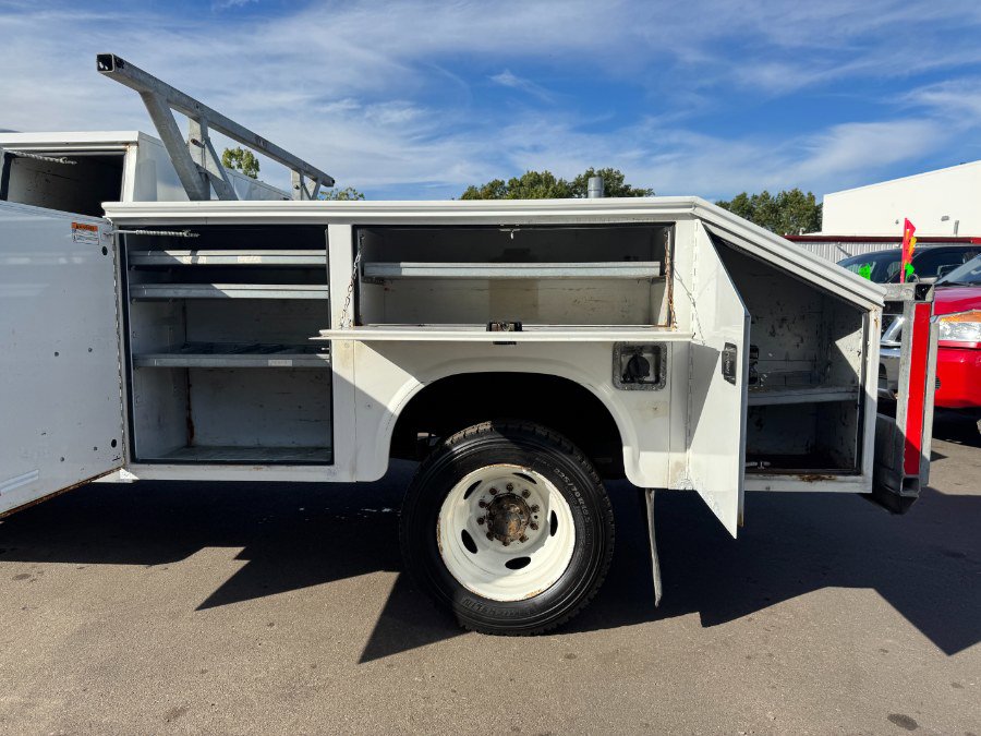 Used 2014 Ford F550 4x4 Regular Cab Super Duty image 14