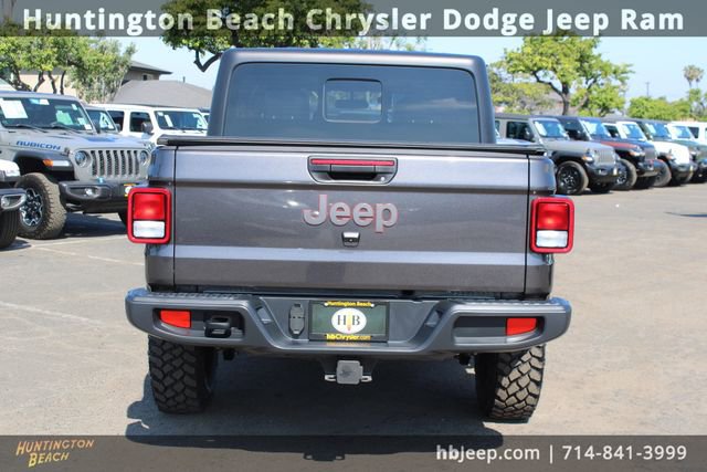 Used 2022 Jeep Gladiator Willys image 4