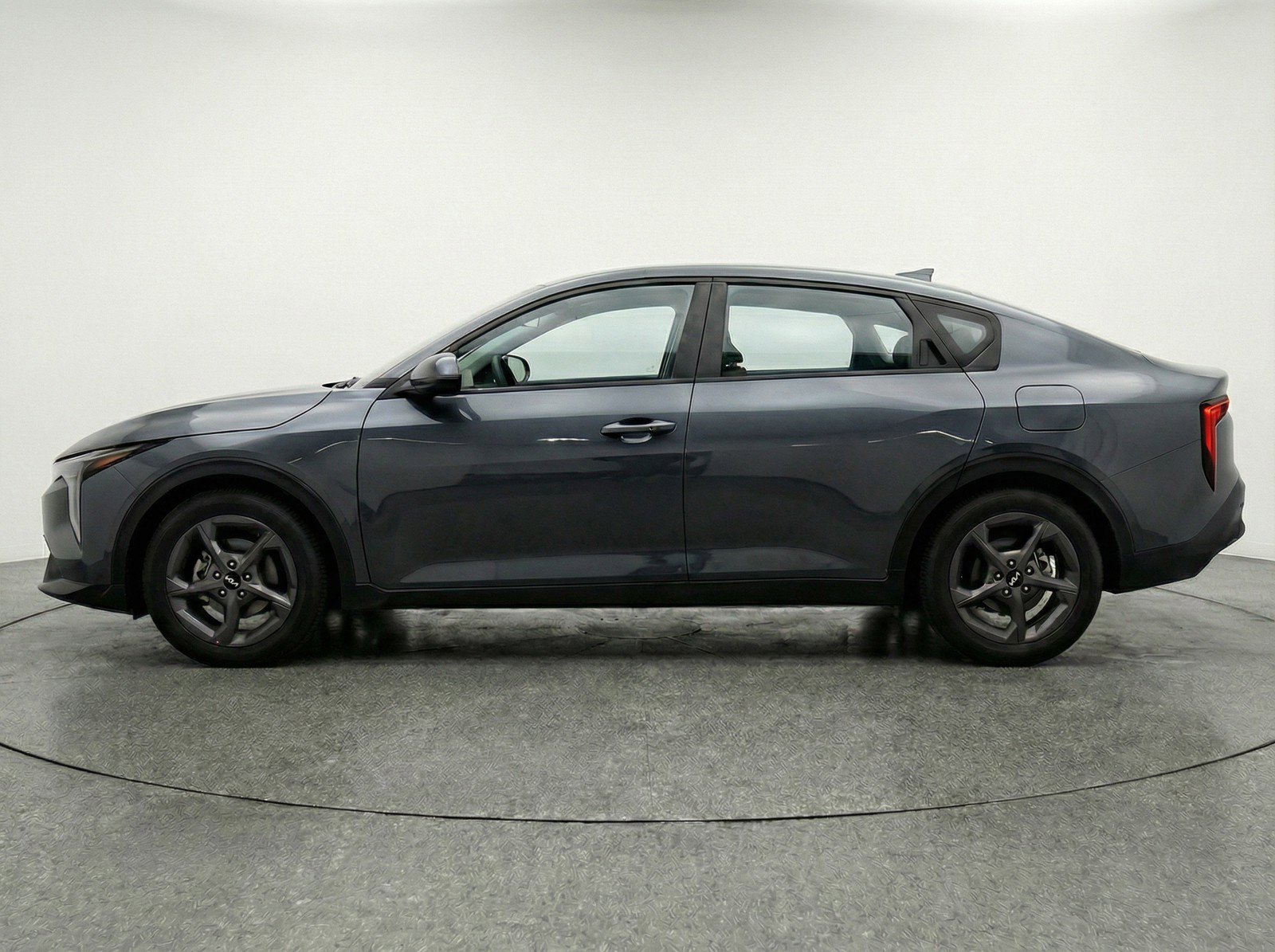 Used 2025 Kia K4 LXS image 5