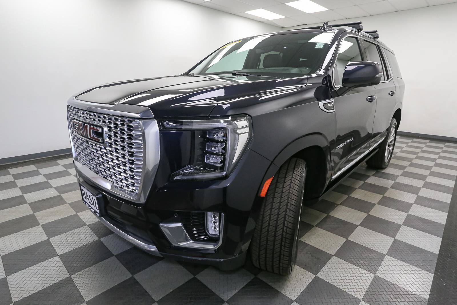 Used 2022 GMC Yukon Denali w/ Denali Premium Package AWD/4WD image 4