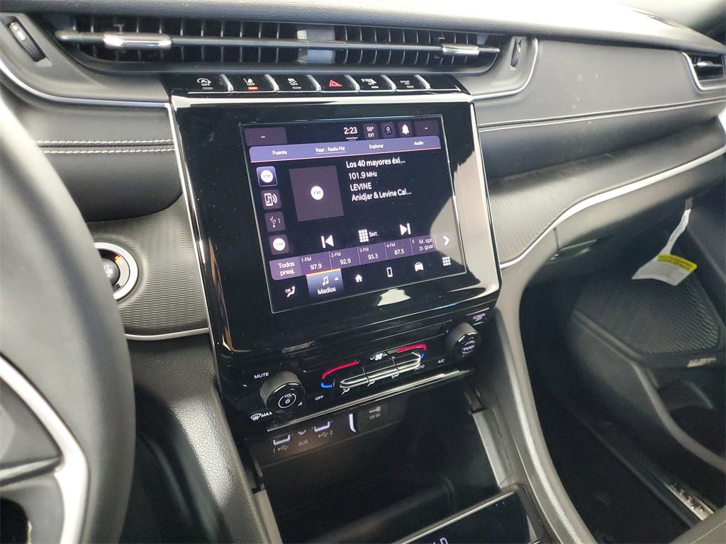 Used 2024 Jeep Grand Cherokee L Laredo image 18