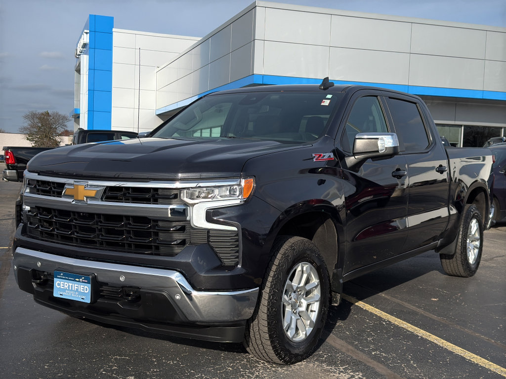 Used 2024 Chevrolet Silverado 1500 LT w/ Z71 Off-Road Package image 2