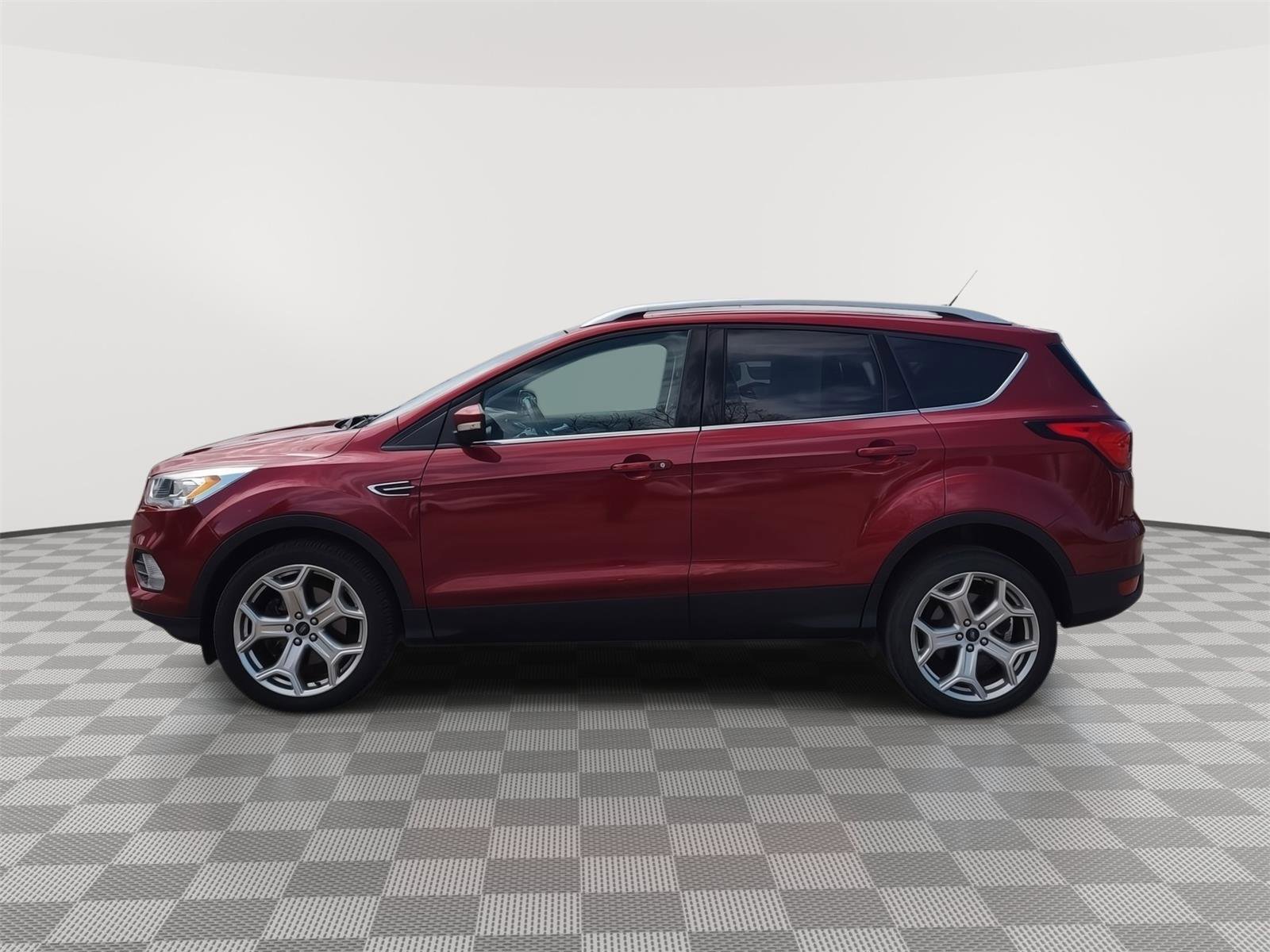 Used 2019 Ford Escape Titanium AWD/4WD image 27