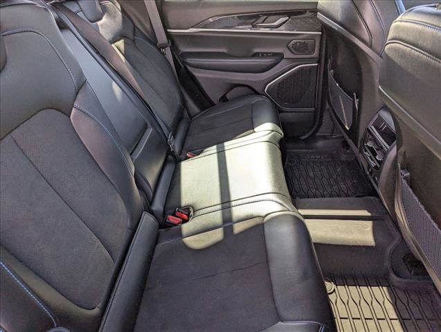 Used 2023 Jeep Grand Cherokee Trailhawk image 19