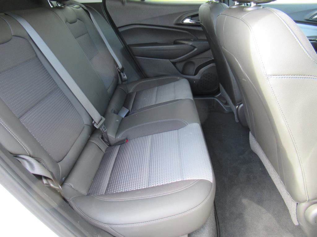 Used 2024 Chevrolet Trax LT w/ Driver Confidence Package image 28