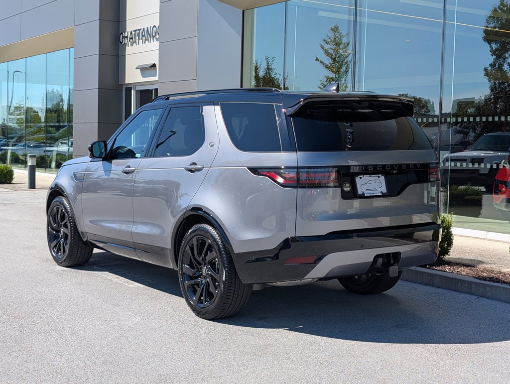 Used 2025 Land Rover Discovery Dynamic SE AWD/4WD image 3