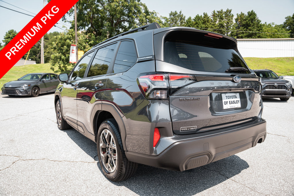 Used 2025 Subaru Forester Premium AWD/4WD image 5