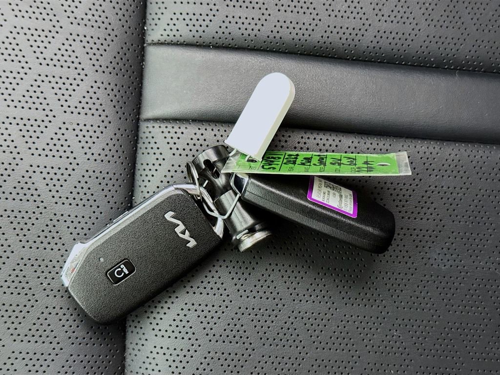 Used 2022 Kia Sorento S image 26